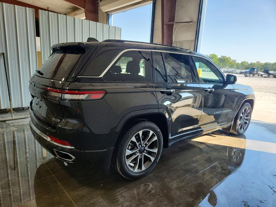 2023 JEEP GRAND CHEROKEE OVERLAND 4XE 3