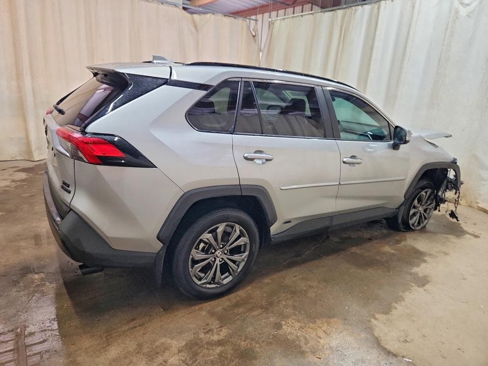 2024 TOYOTA RAV4 XLE PREMIUM 3
