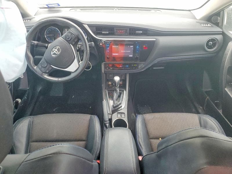 2018 TOYOTA COROLLA SE 8