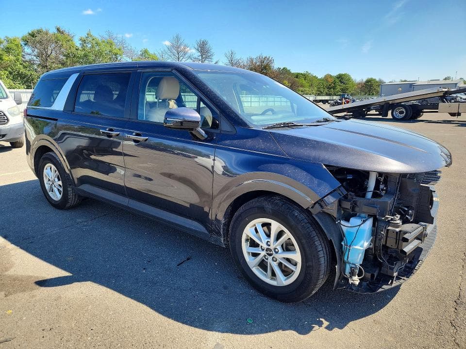 2024 KIA CARNIVAL LX 4
