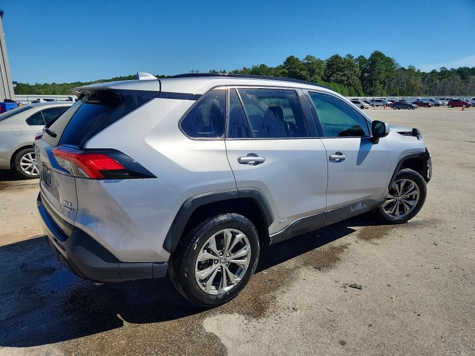2022 TOYOTA RAV4 XLE PREMIUM 3