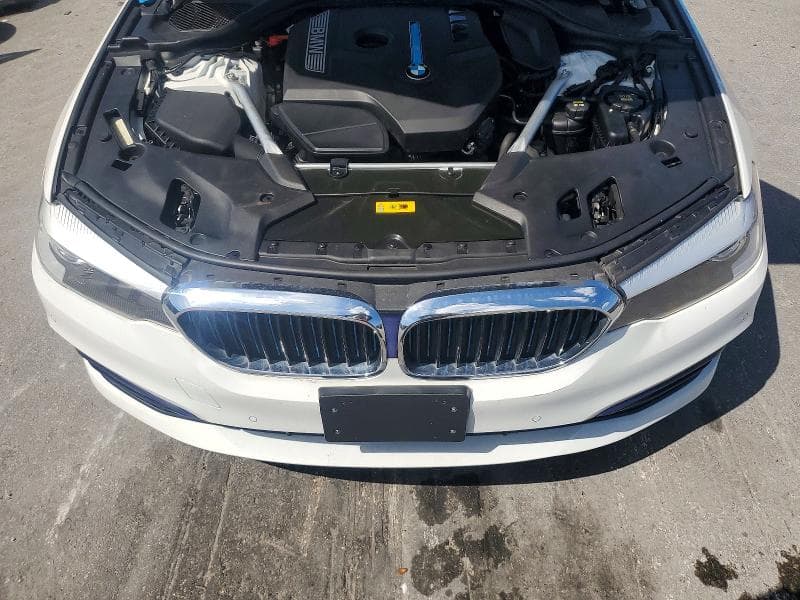 2019 BMW 530E 11