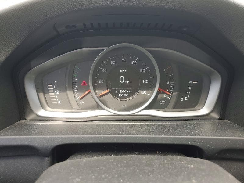 2017 VOLVO S60 9