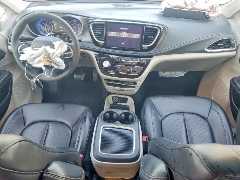 2023 CHRYSLER PACIFICA TOURING L 8