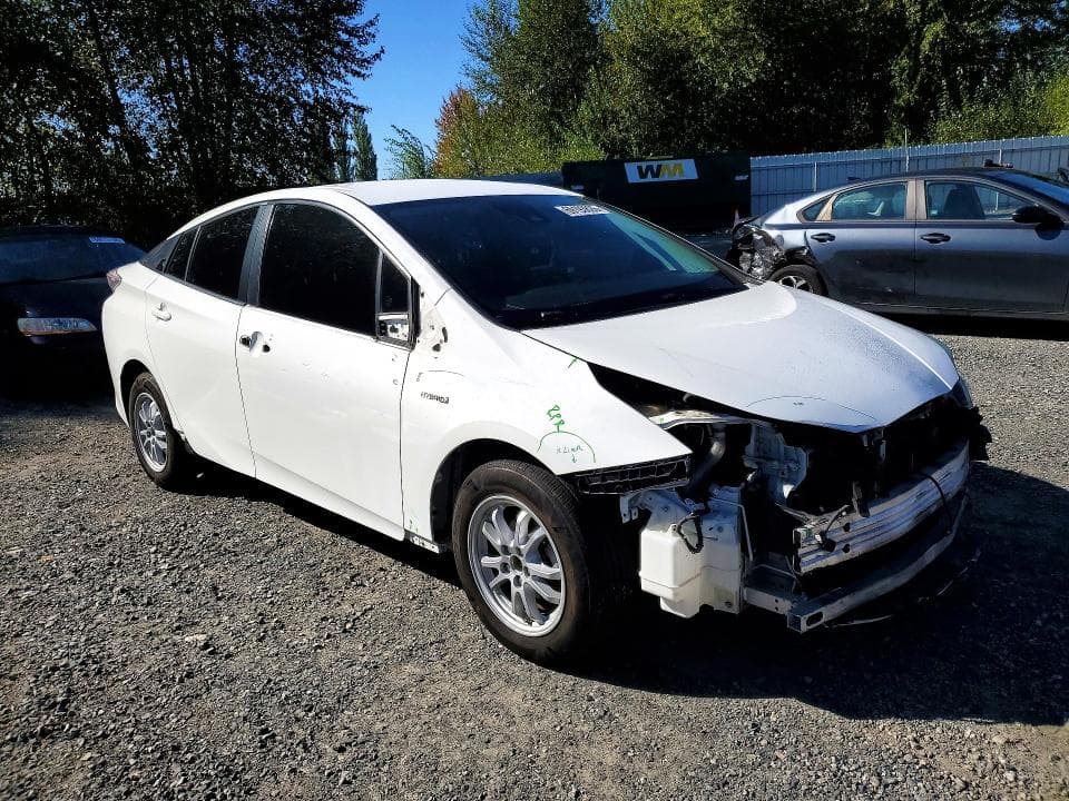 2018 TOYOTA PRIUS THREE 4
