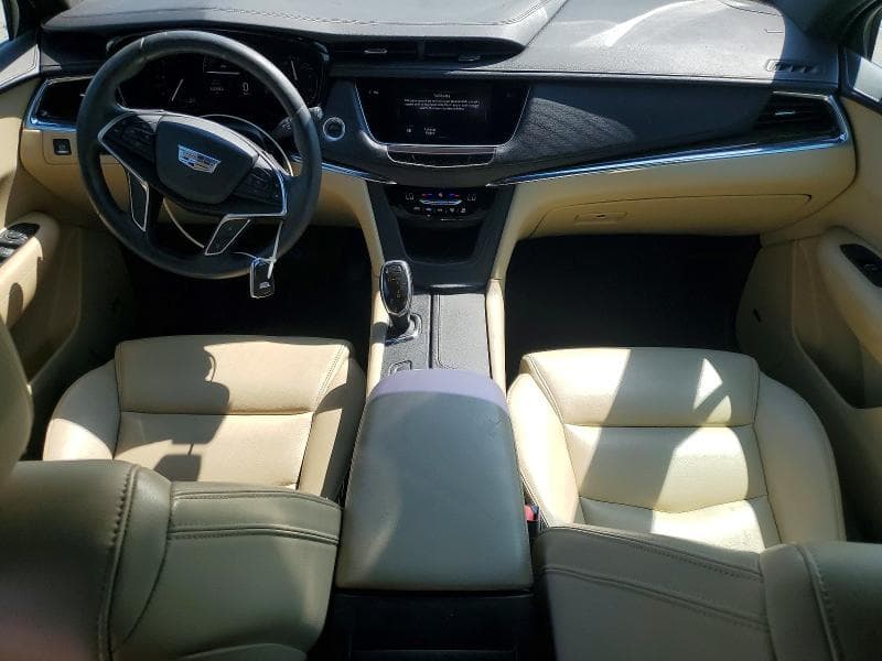 2017 CADILLAC XT5 8