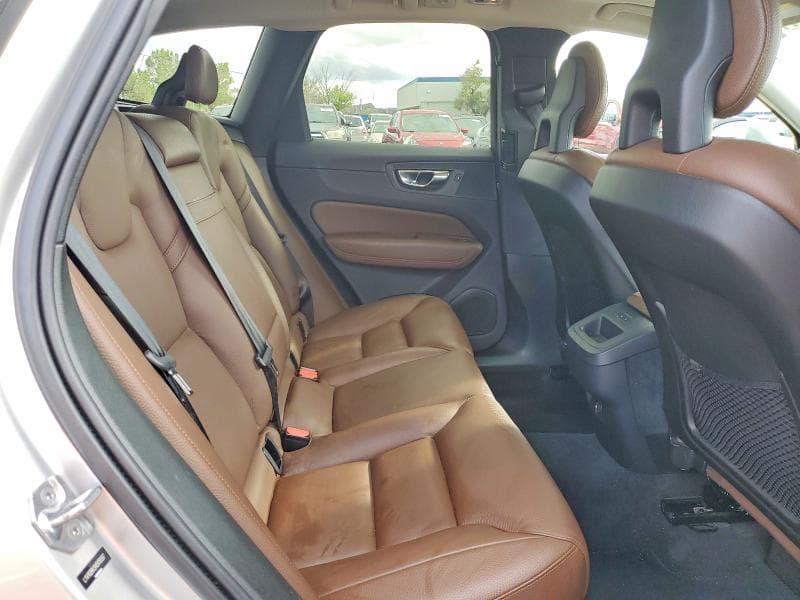 2019 VOLVO XC60 T5 11