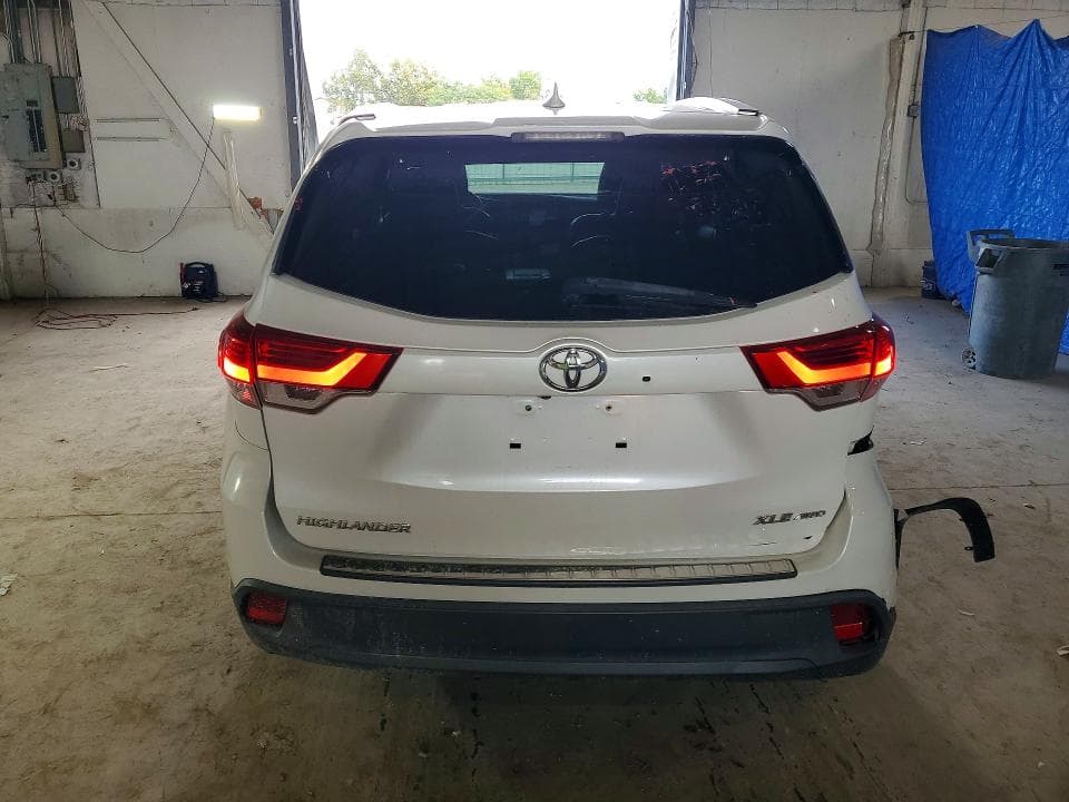 2018 TOYOTA HIGHLANDER XLE 6