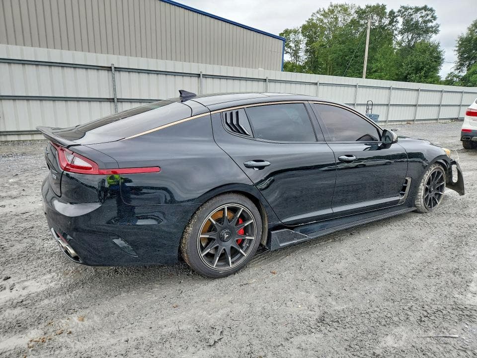 2018 KIA STINGER GT2 3