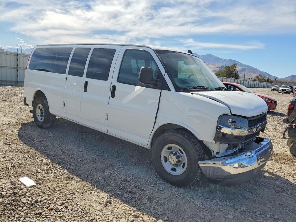 2017 CHEVROLET EXPRESS G3500 LT 4