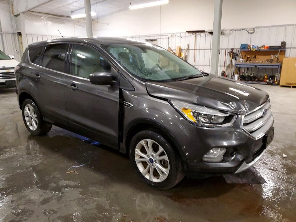 2017 FORD ESCAPE SE 4