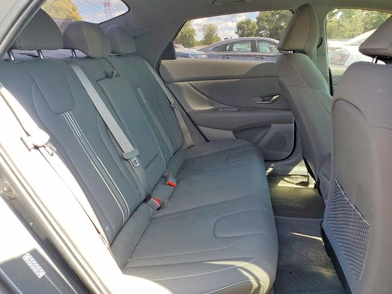 2024 HYUNDAI ELANTRA SEL 10