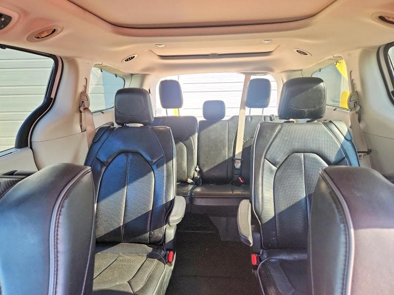 2018 CHRYSLER PACIFICA LIMITED 10