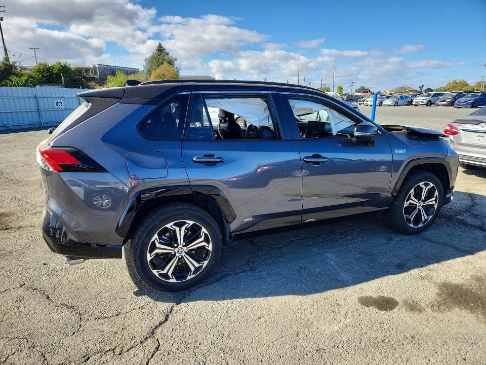 2023 TOYOTA RAV4 PRIME XSE 3