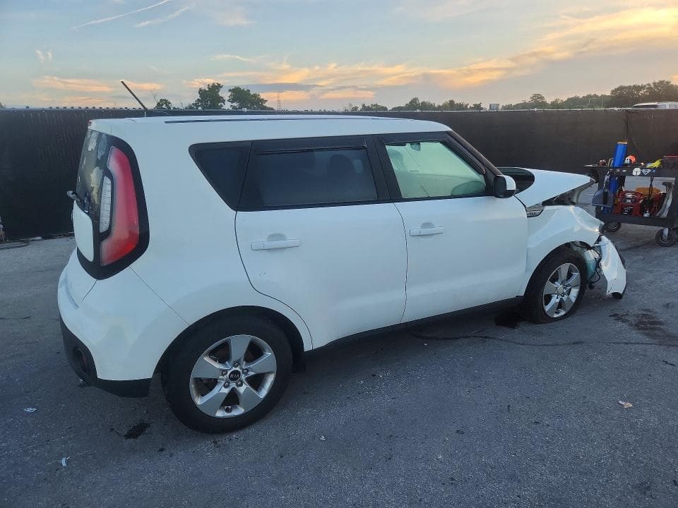 2017 KIA SOUL BASE 3