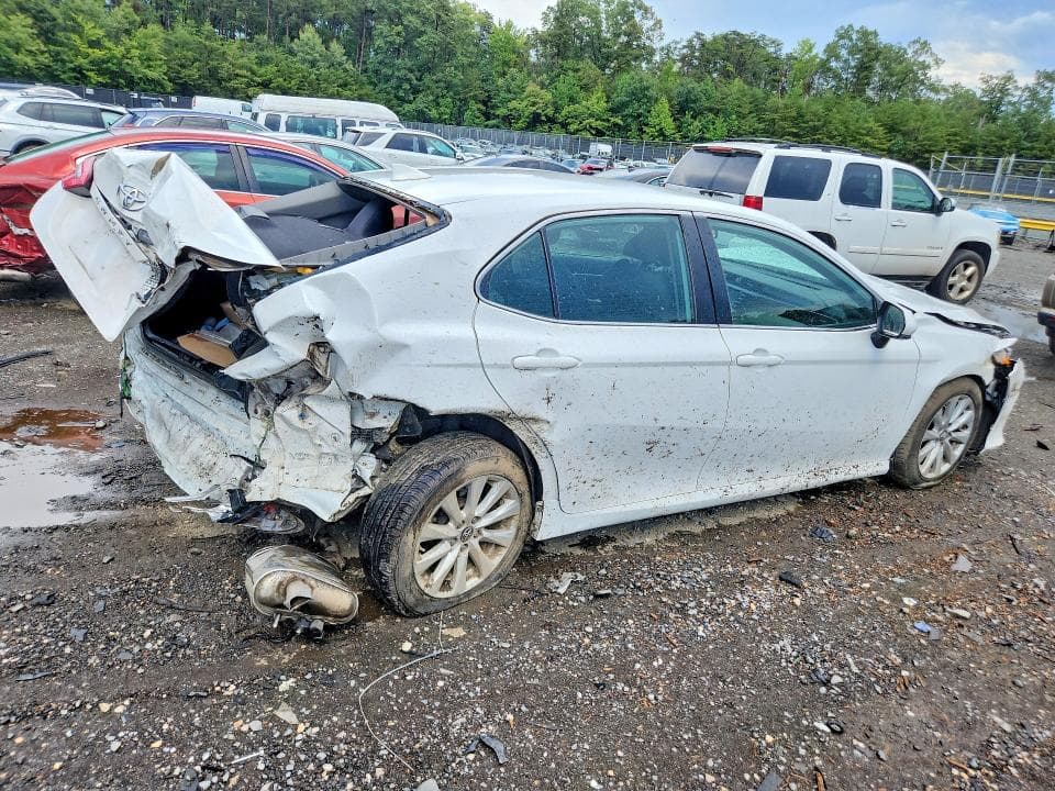 2019 TOYOTA CAMRY LE 3