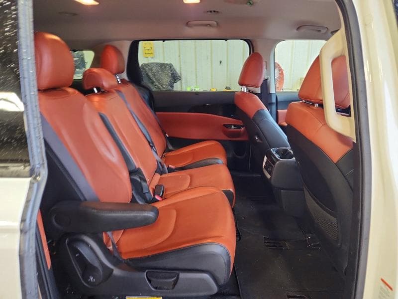 2023 KIA CARNIVAL SX 10