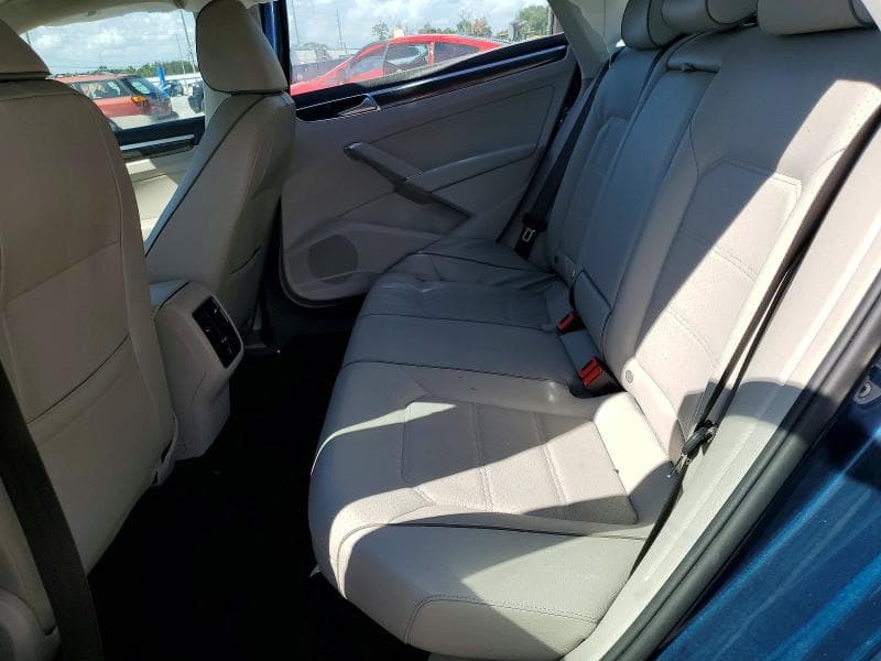 2018 VOLKSWAGEN PASSAT SE 10