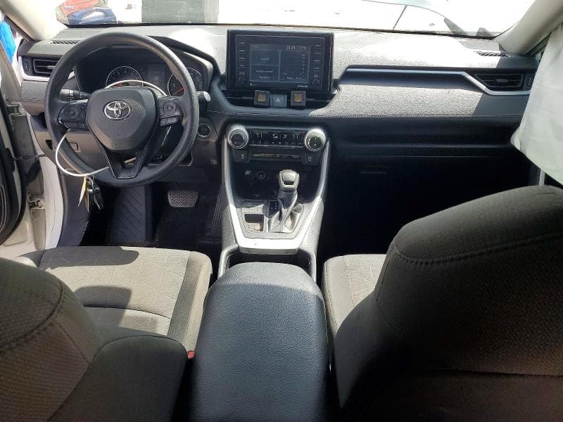 2021 TOYOTA RAV4 XLE 8