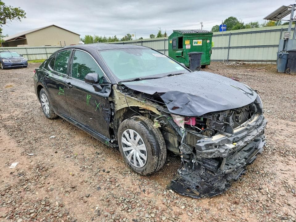 2020 TOYOTA CAMRY LE 4