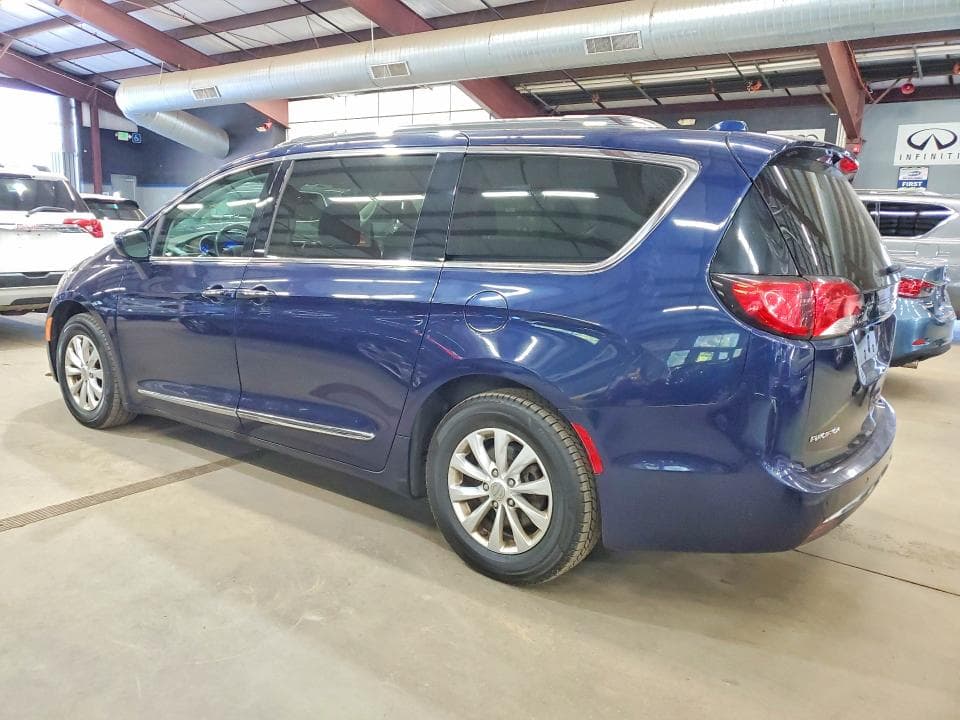 2019 CHRYSLER PACIFICA TOURING L 2