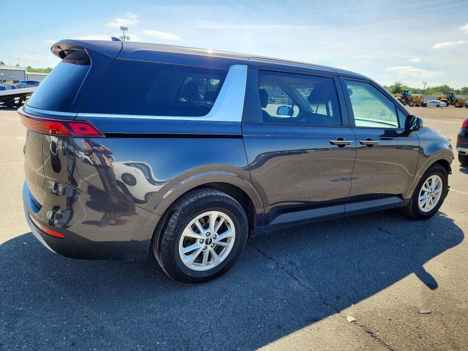 2024 KIA CARNIVAL LX 3