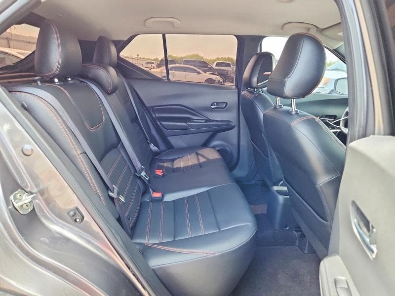 2019 NISSAN KICKS SR 10
