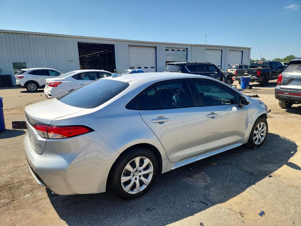 2022 TOYOTA COROLLA LE 3