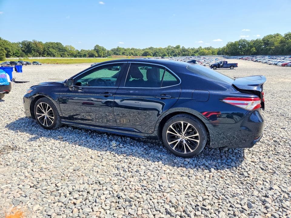 2020 TOYOTA CAMRY SE 2