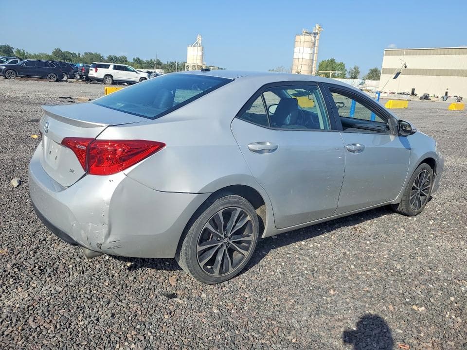 2017 TOYOTA COROLLA SE 3