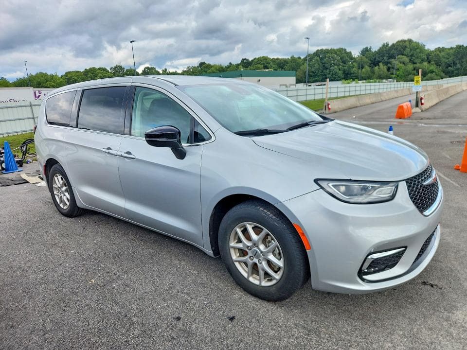 2024 CHRYSLER PACIFICA TOURING L 4