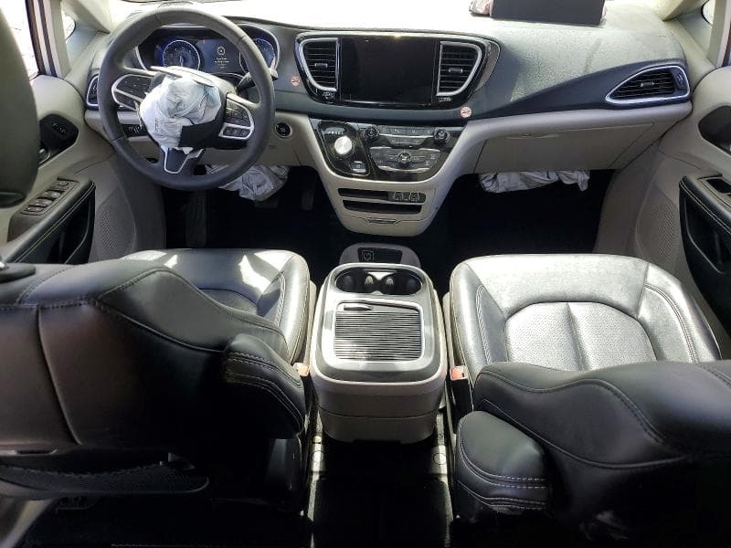 2024 CHRYSLER PACIFICA TOURING L 8