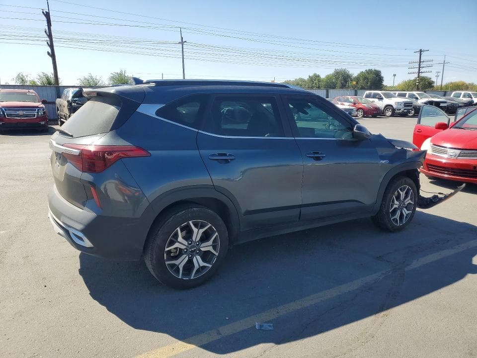 2023 KIA SELTOS EX 3