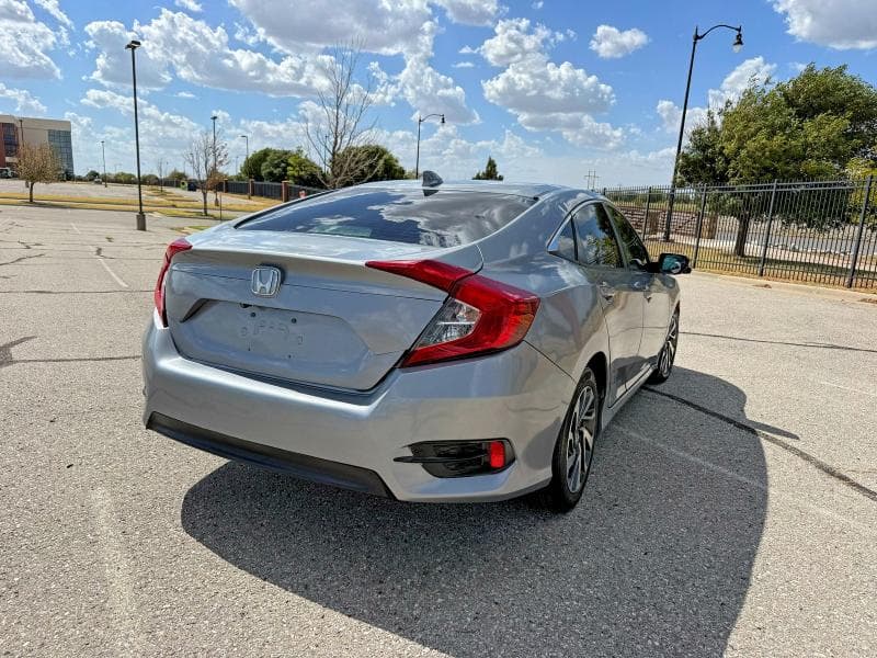 2017 HONDA CIVIC EX 4