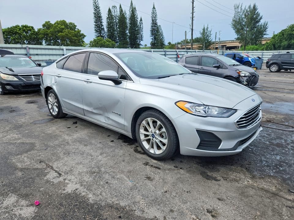 2019 FORD FUSION SE 4