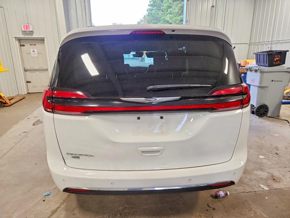 2022 CHRYSLER PACIFICA TOURING L 6