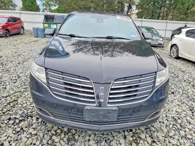 2018 LINCOLN MKT 5