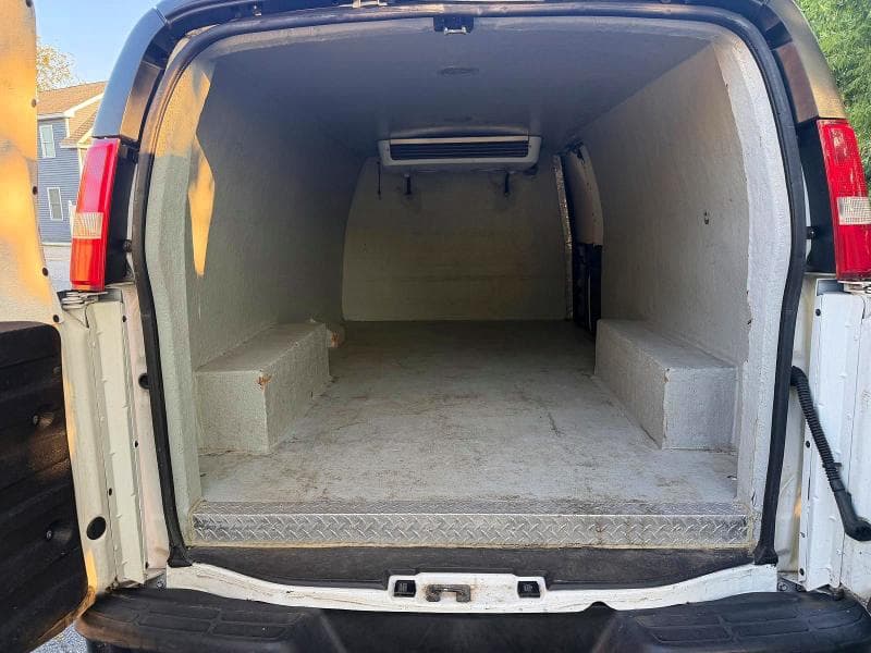 2017 GMC SAVANA G3500 6