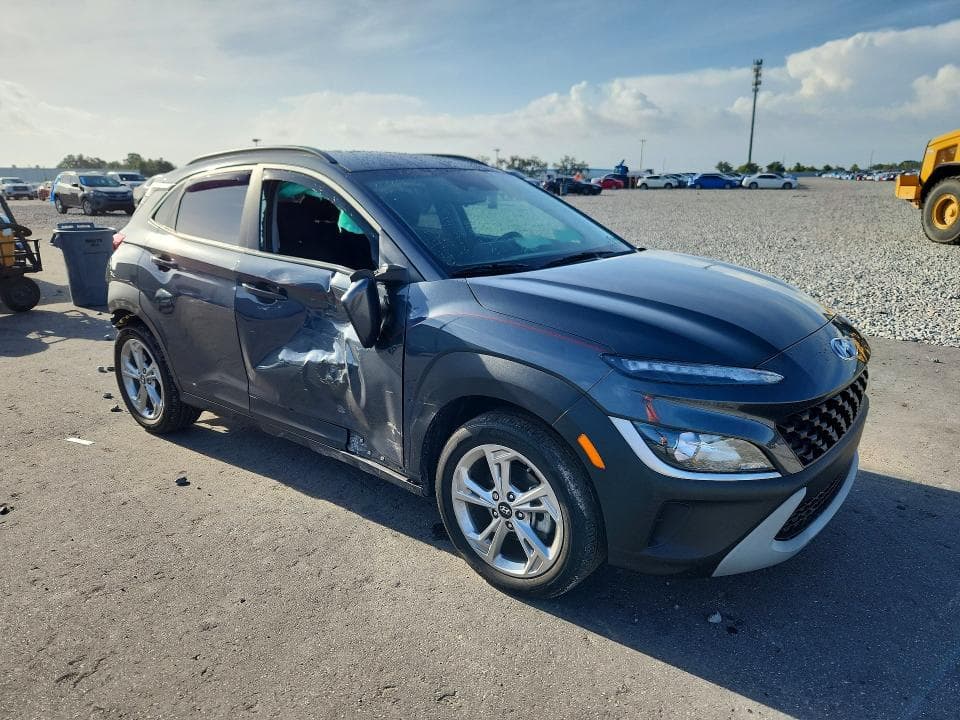 2023 HYUNDAI KONA SEL 4