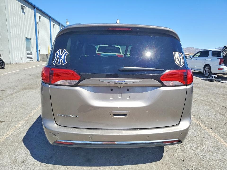 2018 CHRYSLER PACIFICA TOURING L PLUS 6