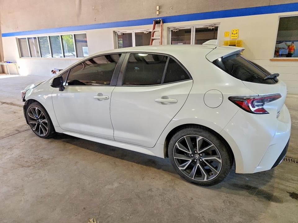2019 TOYOTA COROLLA HATCHBACK XSE 2