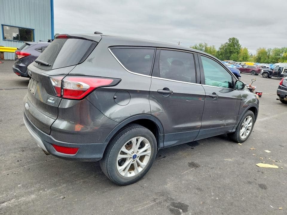 2017 FORD ESCAPE SE 3