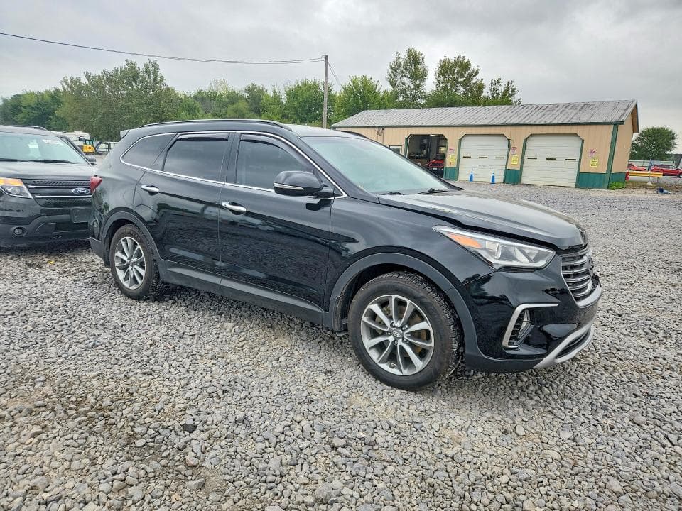 2017 HYUNDAI SANTA FE SE 4