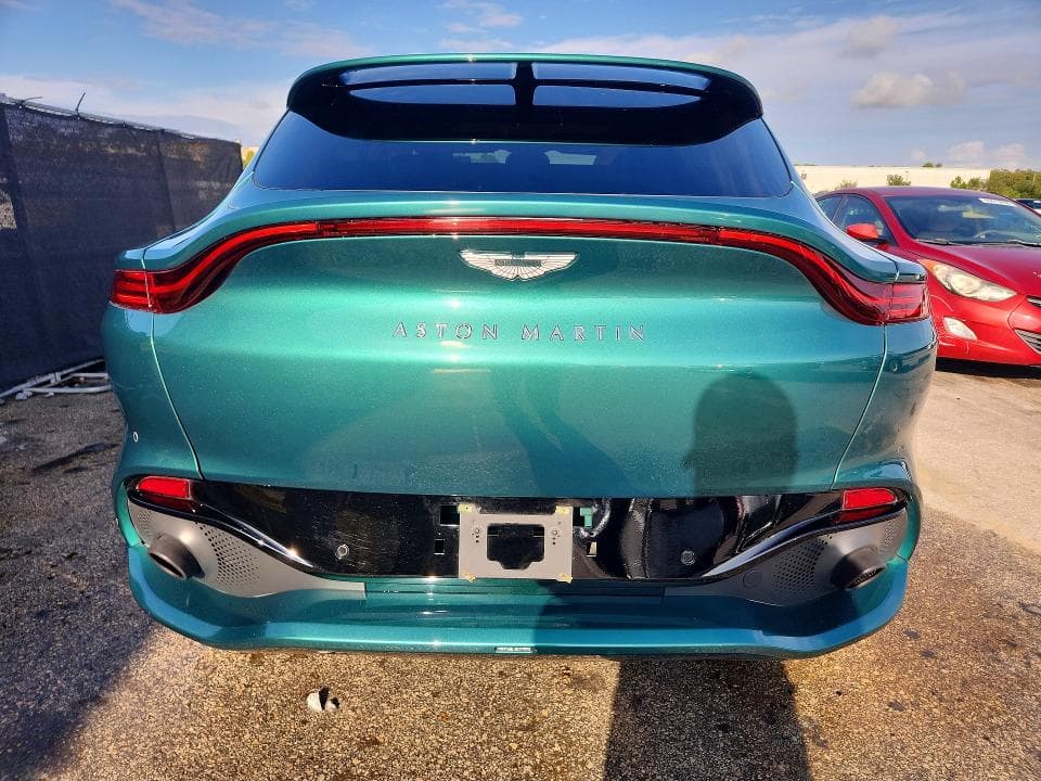 2022 ASTON MARTIN DBX 6