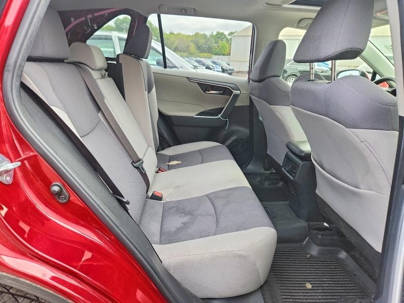 2019 TOYOTA RAV4 XLE 11