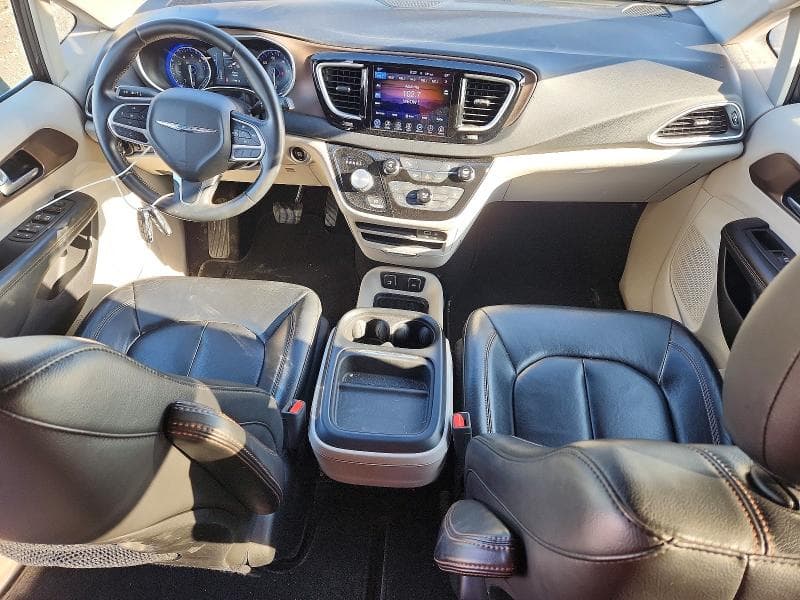 2017 CHRYSLER PACIFICA TOURING L 8