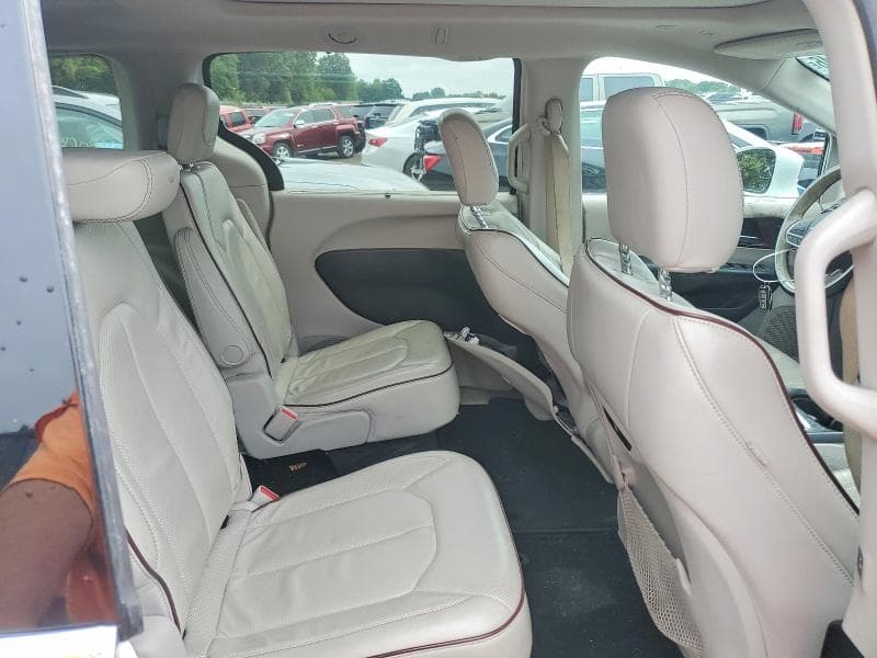 2019 CHRYSLER PACIFICA LIMITED 11