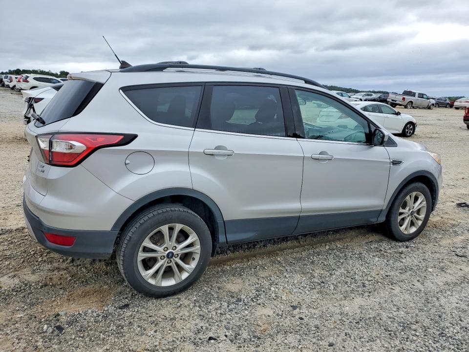 2018 FORD ESCAPE SE 3