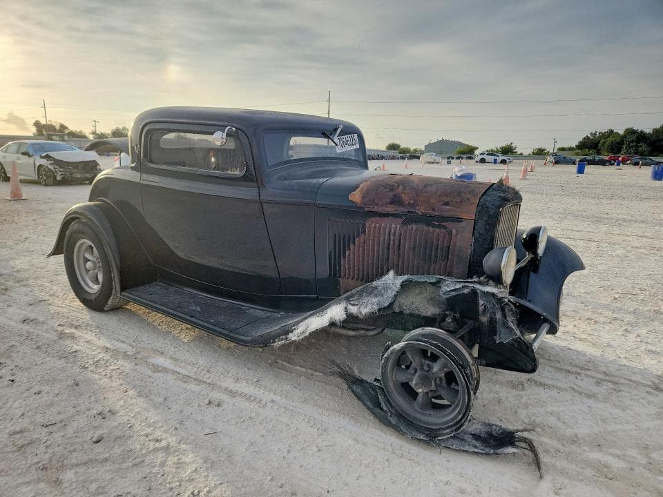 1932 FORD 2 DOOR COUPE 4