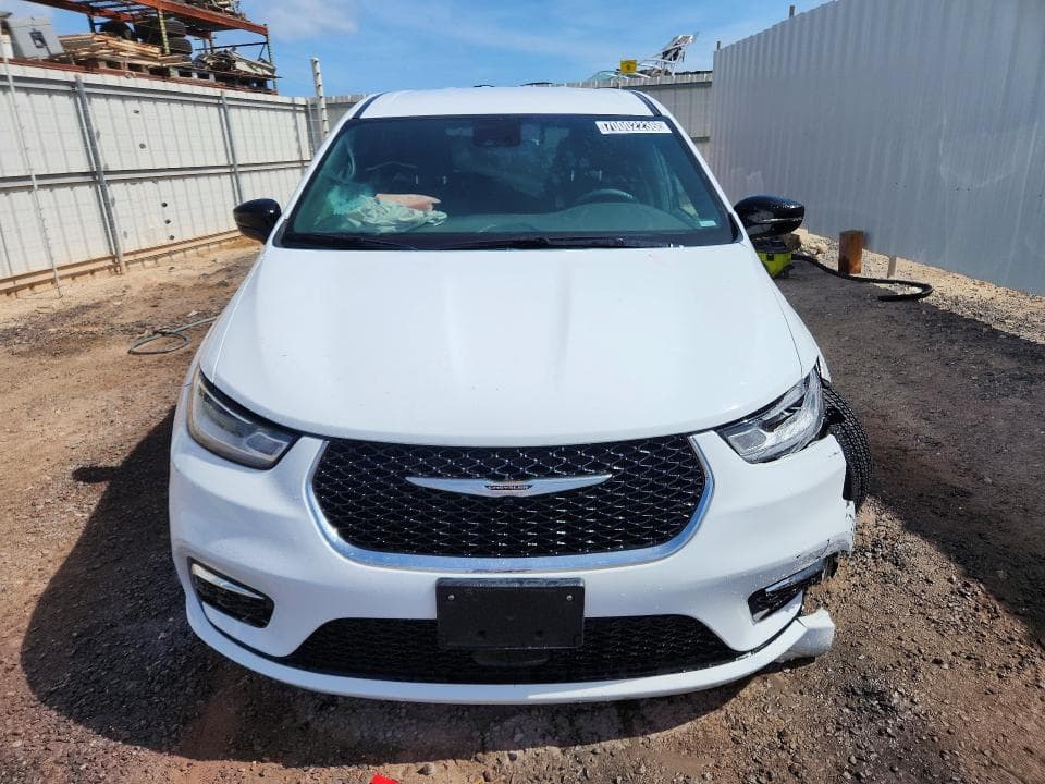 2026 CHRYSLER PACIFICA 5